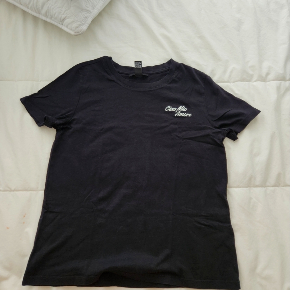 FOREVER 21 TEE SIZE M